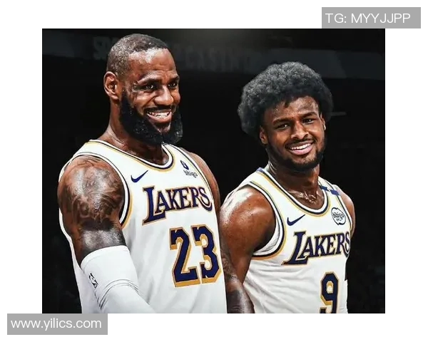 篮网与活塞激战正酣文字直播带你感受比赛精彩瞬间